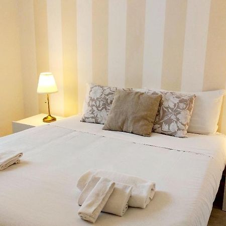 Bbhome Stylish Gold Apartment Near Trastevere Station 로마 외부 사진