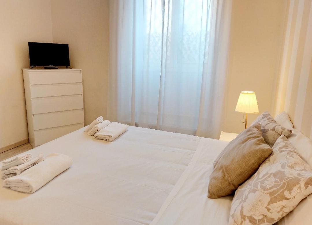 Bbhome Stylish Gold Apartment Near Trastevere Station 로마 외부 사진